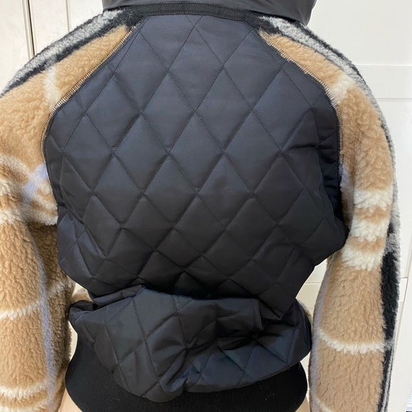 ❗️SOLD ❗️Authentic Burberry Sherpa Diamond Quilted bomber teddy/wool jacket - Picture 6 of 9